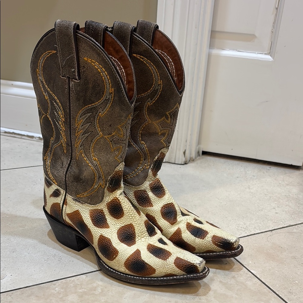 Nocona Spotted Boots - size 7.5